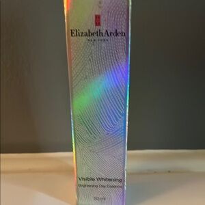 Elizabeth Arden Holographic Whitening Essence